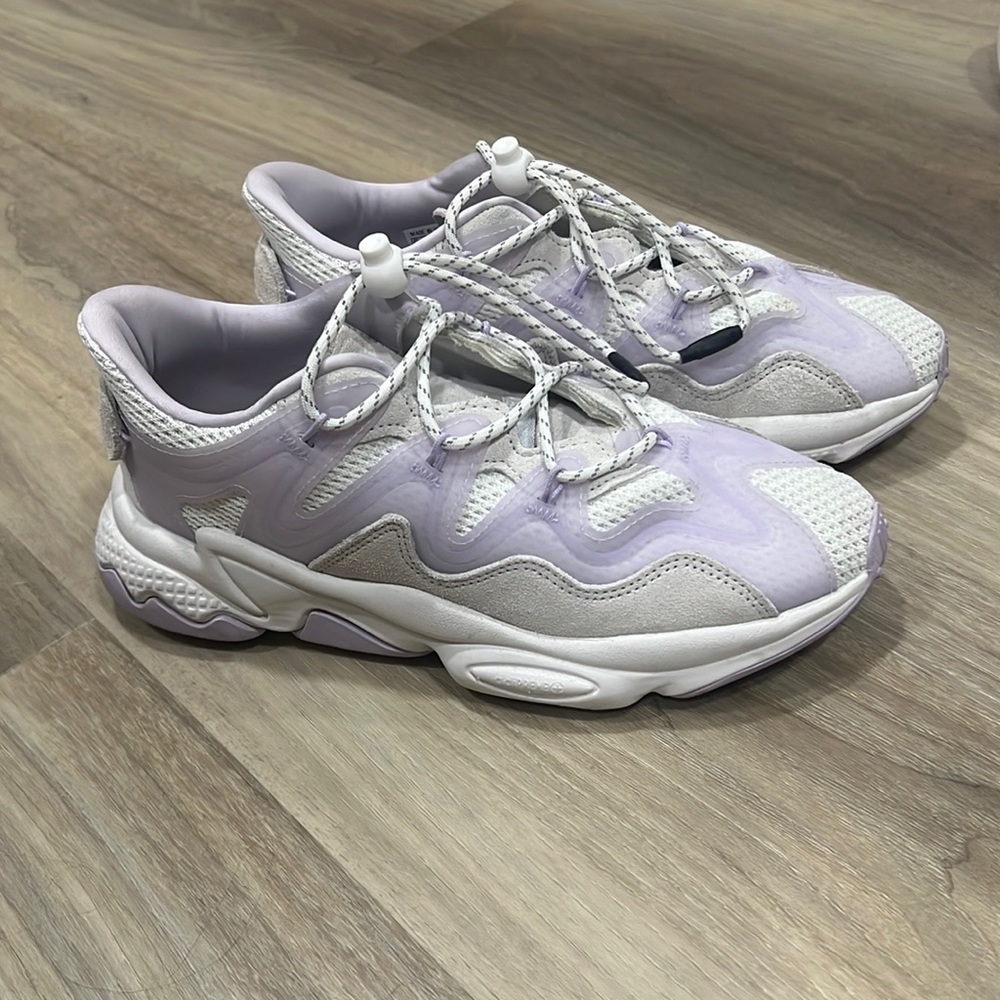 Adidas Ozweego - Size 8 Women’s